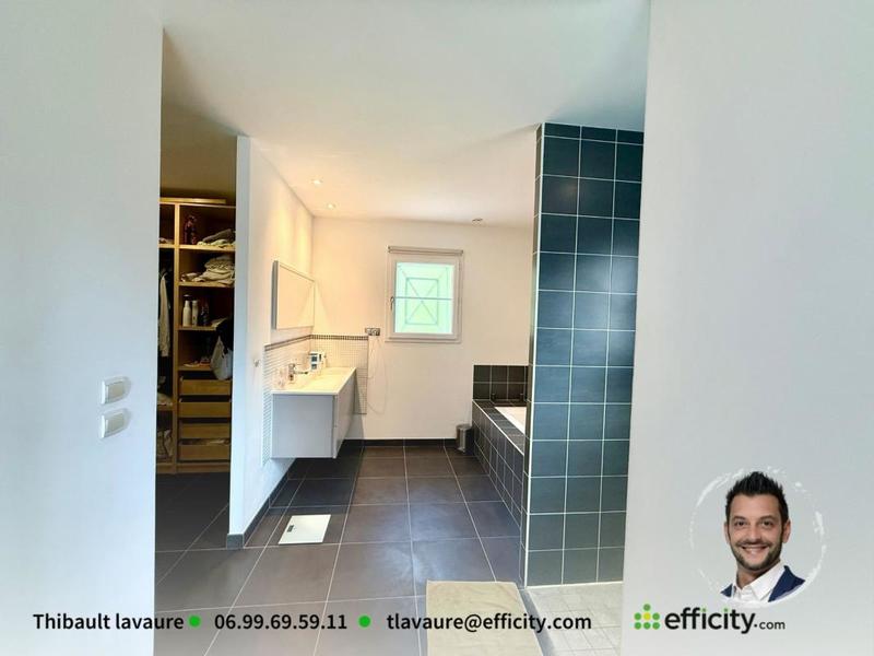 Maison - 157 m² - 7 pièces