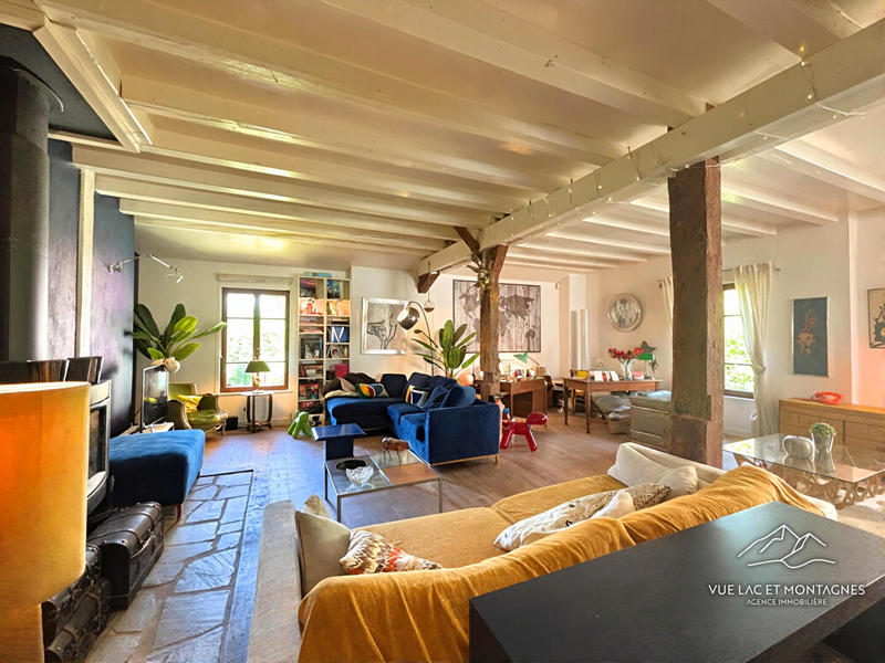 Maison - 240 m² - 5 pièces
