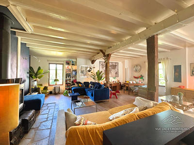 Maison - 240 m² - 5 pièces