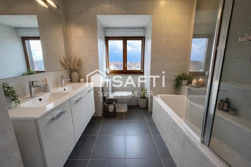 Appartement - 101 m² - 5 pièces