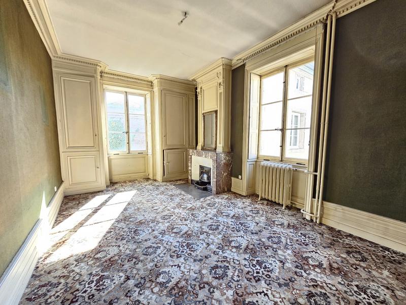 Appartement - 175 m² - 6 pièces