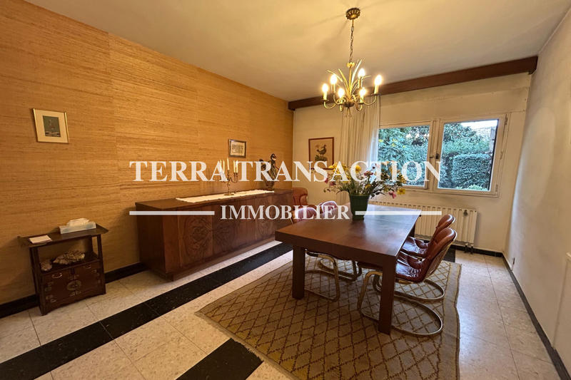 Propriété - 260 m² - 11 pièces