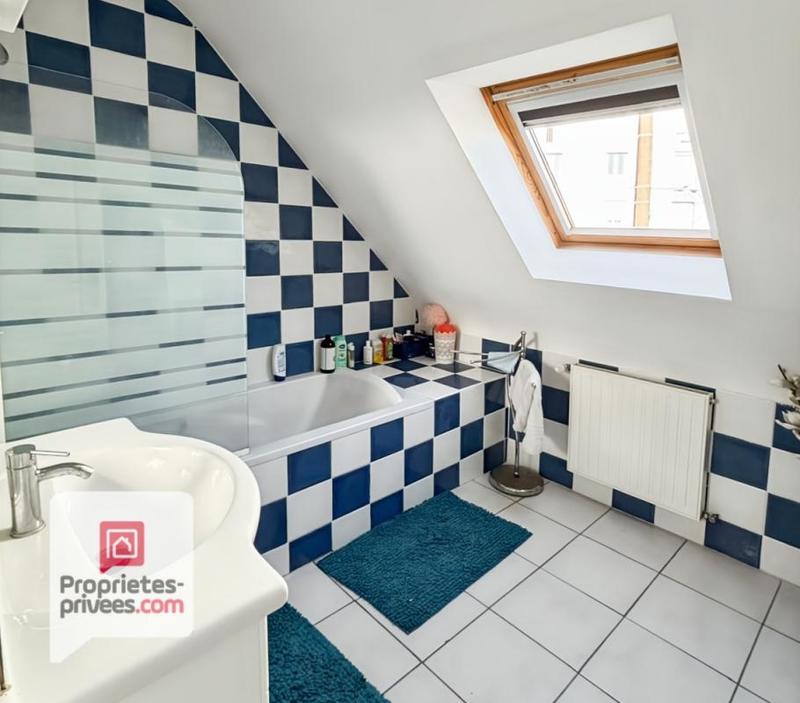 Maison - 123 m² - 8 pièces