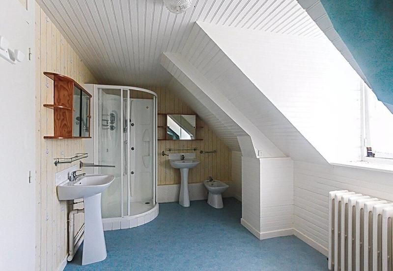 Maison - 270 m² - 12 pièces