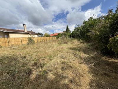 Terrain constructible - 591 m²