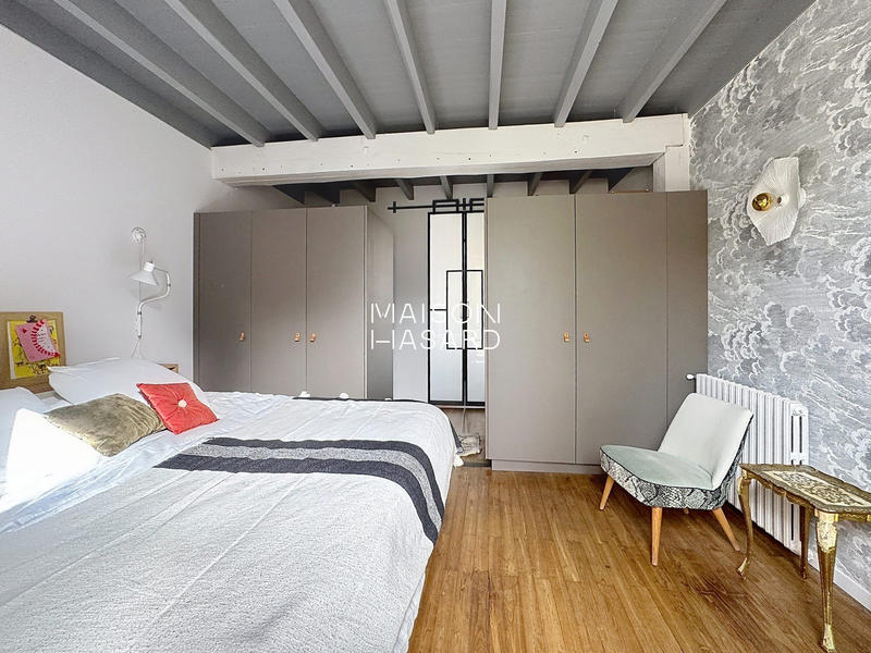 Maison - 219 m² - 8 pièces