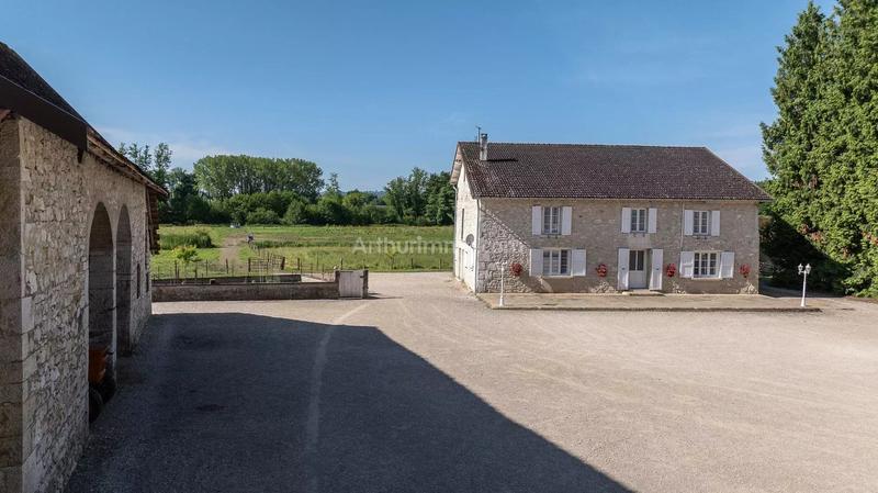 Maison - 168 m² - 6 pièces