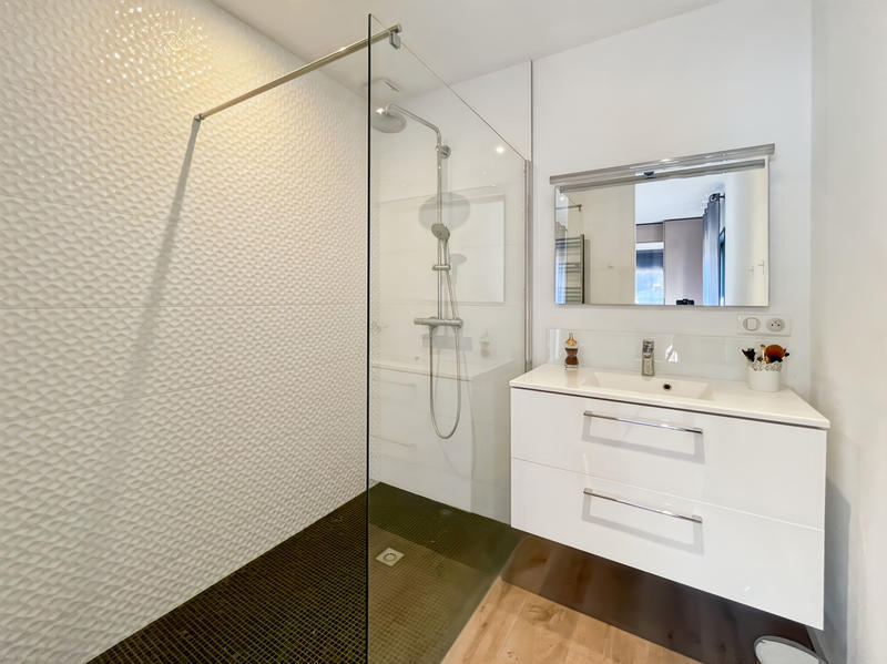 Maison - 226 m² - 7 pièces