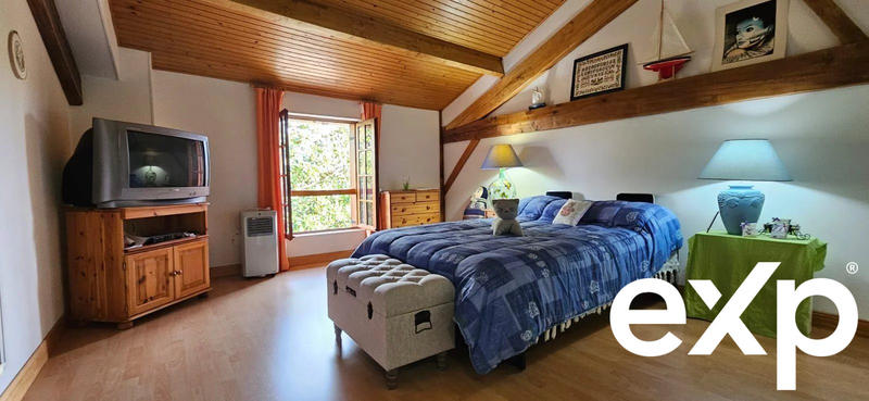 Maison - 410 m² - 11 pièces