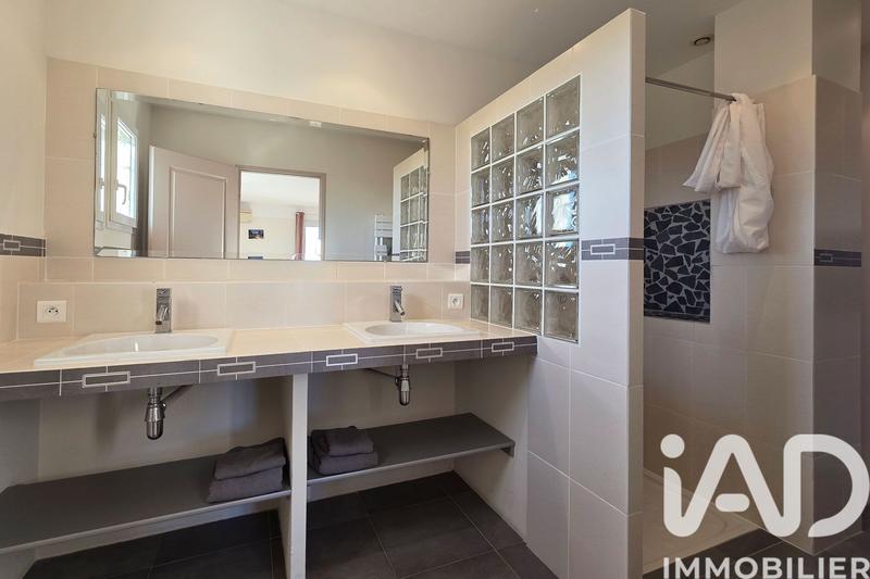 Maison - 348 m² - 12 pièces