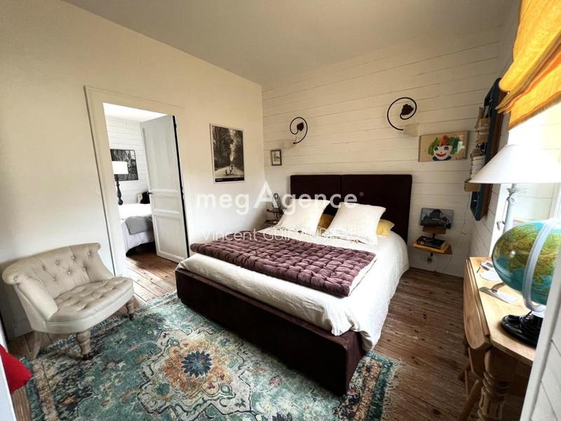 Maison - 208 m² - 9 pièces