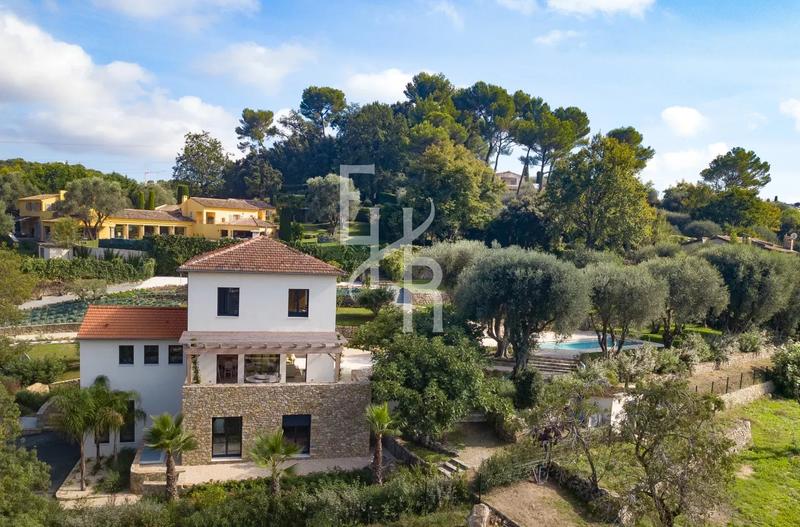 Maison - 295 m² - 7 pièces