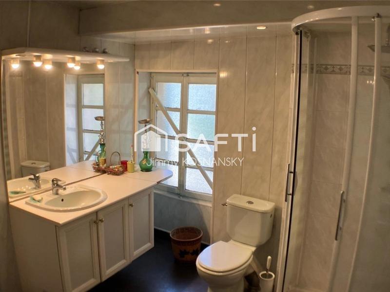 Maison - 247 m² - 7 pièces