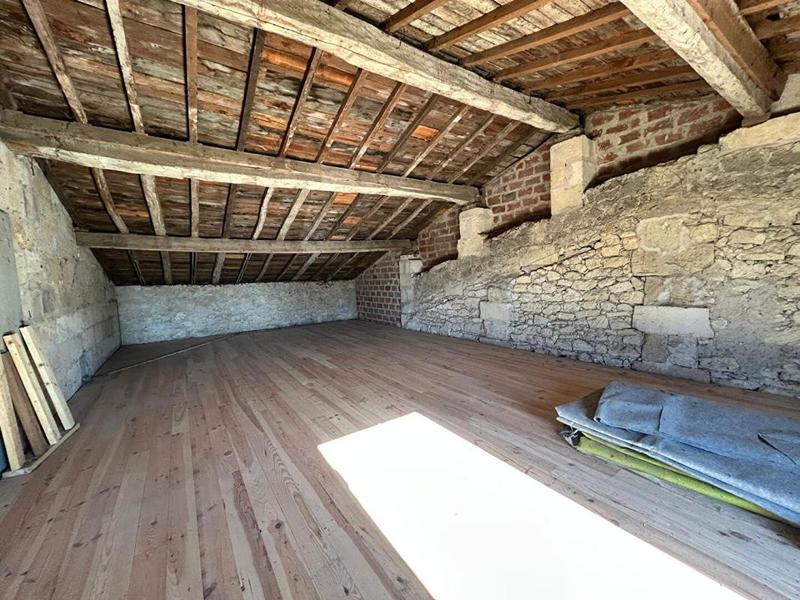 Maison - 201 m² - 7 pièces