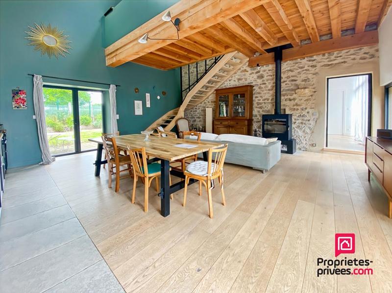 Maison - 240 m² - 9 pièces