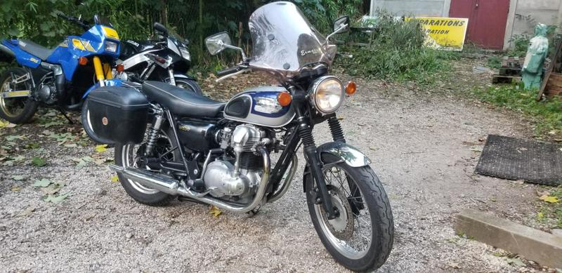 Kawasaki W 650 kawasaki bleu 0650 555