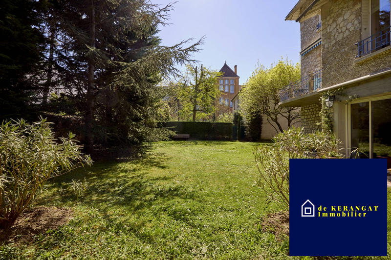 Maison - 262 m² - 9 pièces