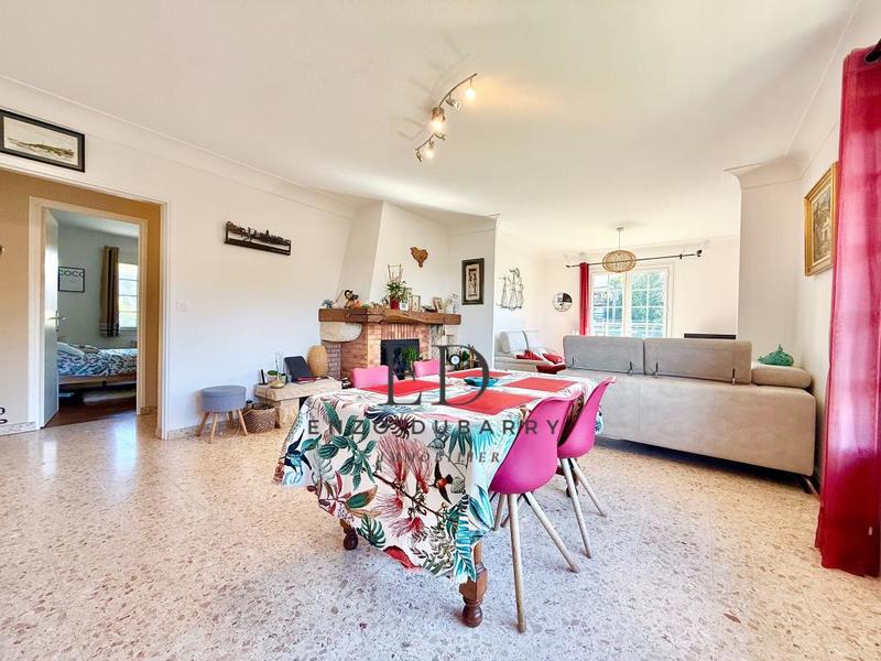 Maison - 206 m² - 7 pièces