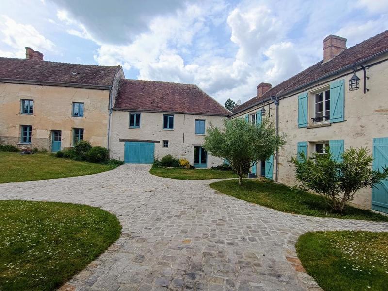 Maison - 285 m² - 10 pièces