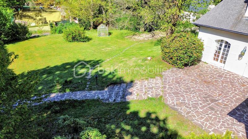 Maison - 175 m² - 7 pièces