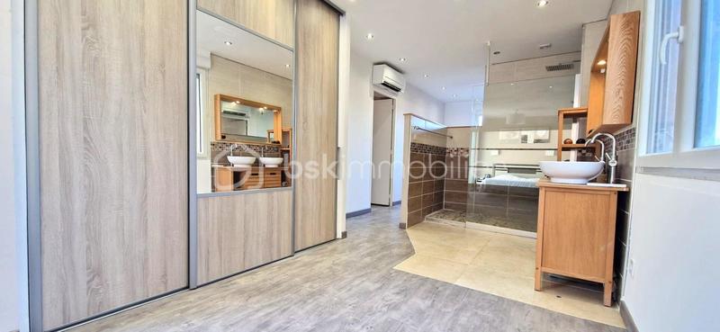 Maison - 194 m² - 8 pièces