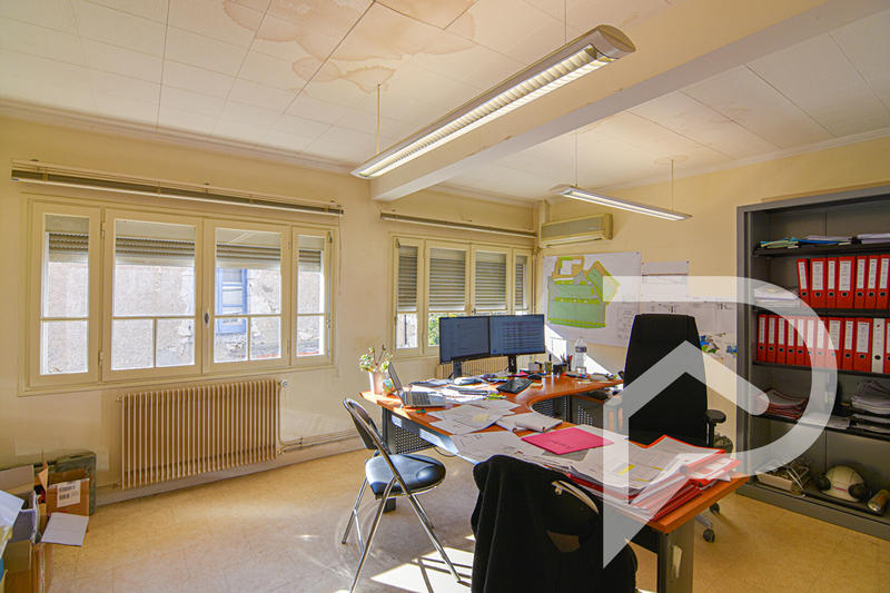 Maison - 270 m² - 11 pièces