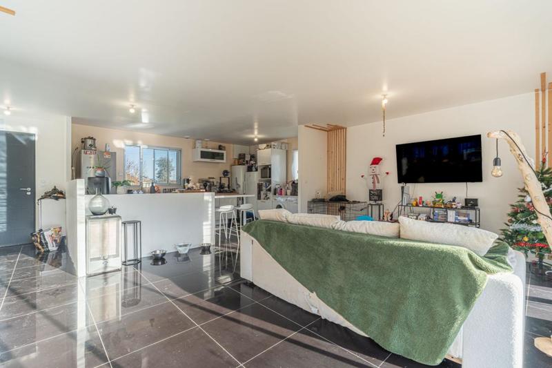 Maison - 92 m² - 4 pièces