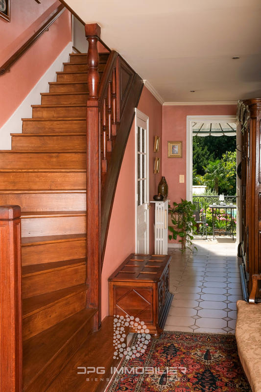 Propriété - 445 m² - 24 pièces