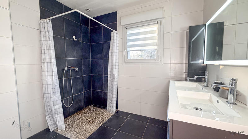 Maison - 130 m² - 6 pièces