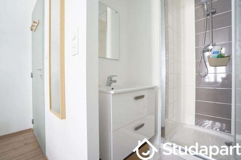 Chambre - 9 m² - 1 pièce