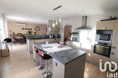 Maison - 202 m² - 7 pièces