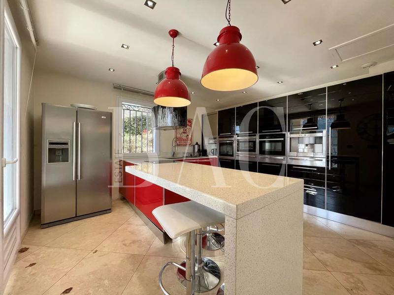 Villa - 415 m² - 10 pièces