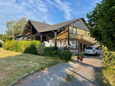 Maison - 363 m² - 10 pièces