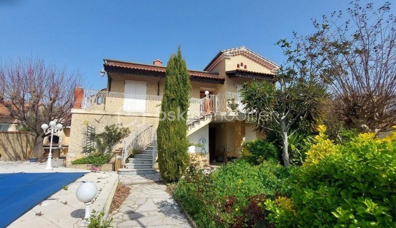 Maison - 161 m² - 7 pièces