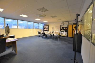 Local d'activité / Entrepôt - 328 m²