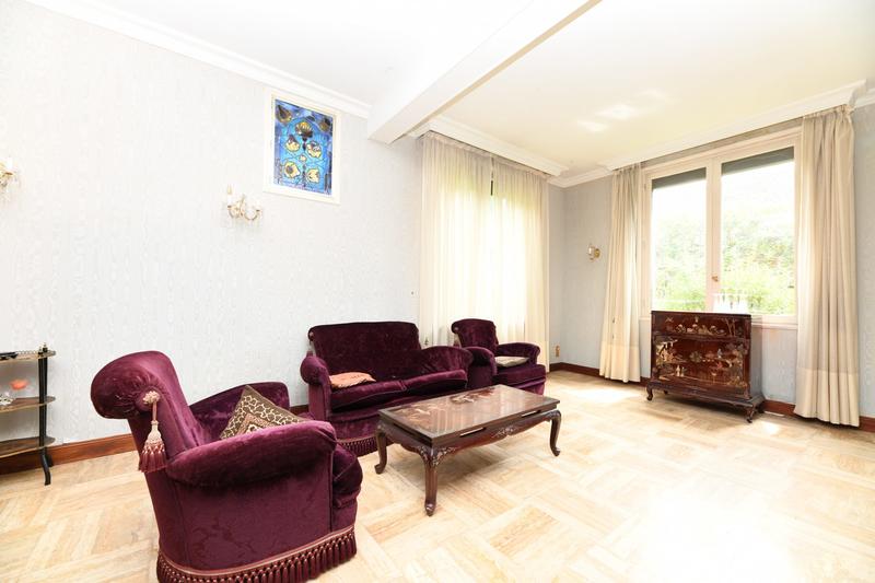 Maison - 190 m² - 10 pièces