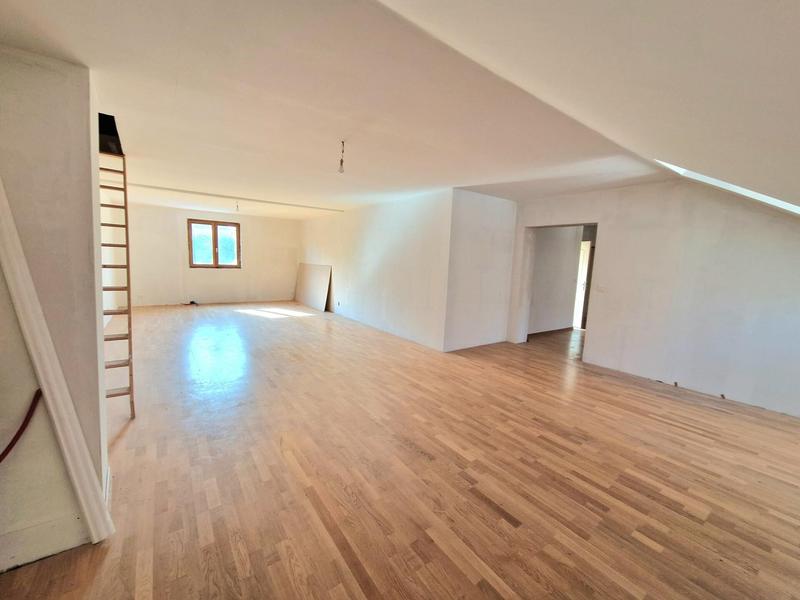 Maison - 224 m² - 7 pièces