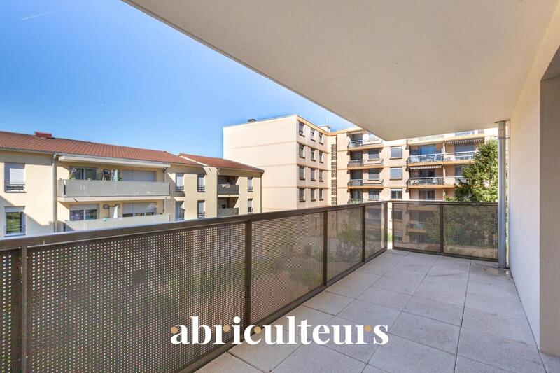 Appartement ancien - 85 m² - 4 pièces