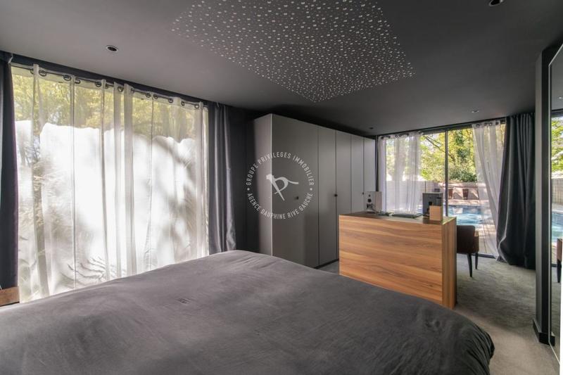 Maison - 234 m² - 7 pièces