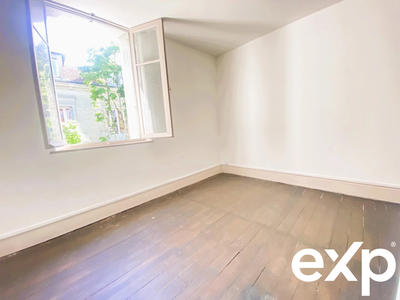 Maison - 215 m² - 11 pièces