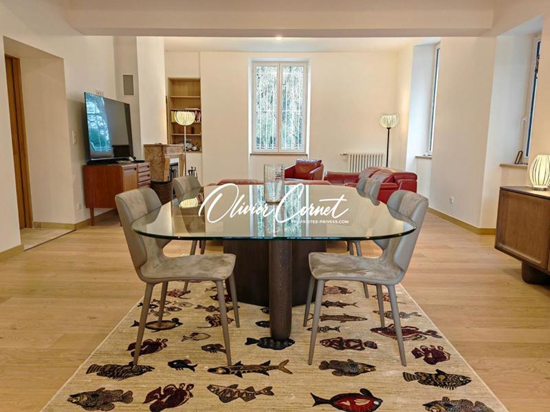 Propriété - 286 m² - 9 pièces