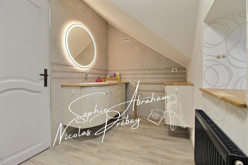 Maison - 211 m² - 8 pièces