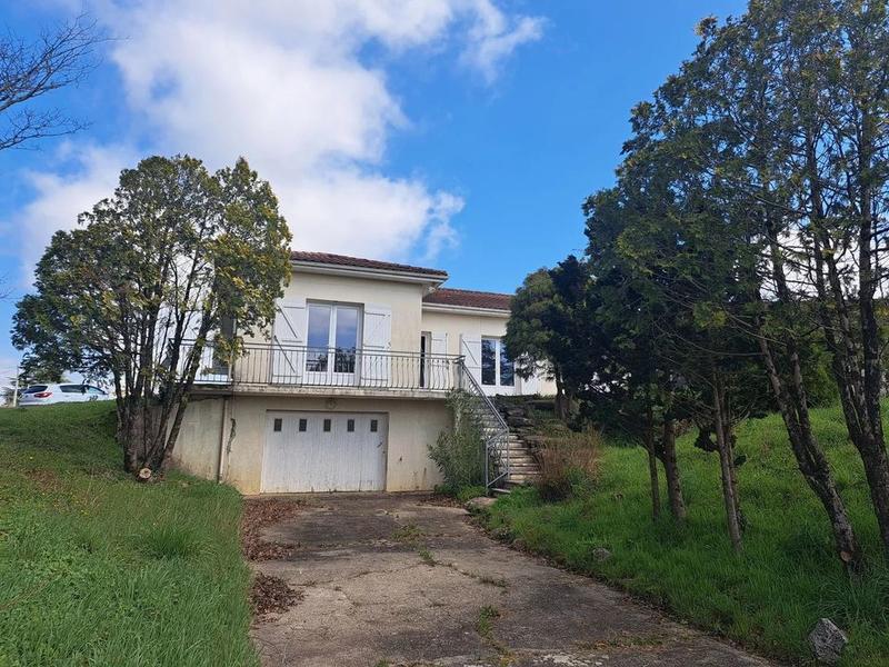 Maison - 200 m² - 8 pièces