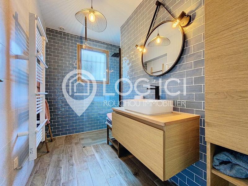 Maison - 202 m² - 7 pièces