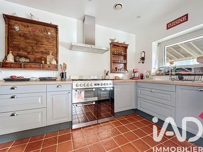 Maison - 220 m² - 10 pièces