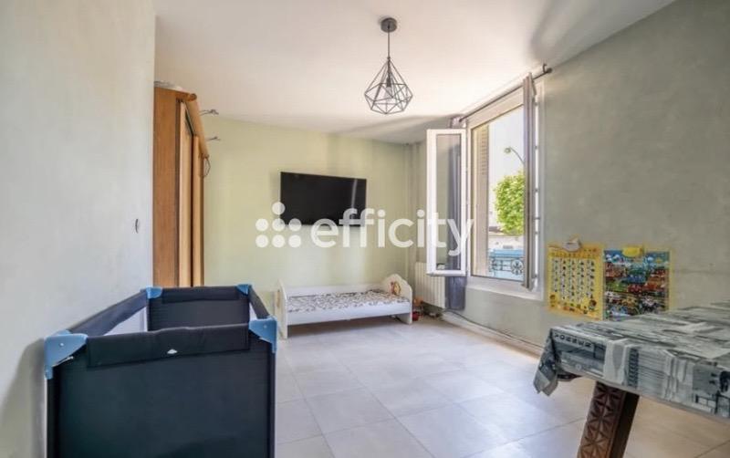 Maison - 200 m² - 9 pièces