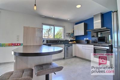 Maison - 204 m² - 6 pièces