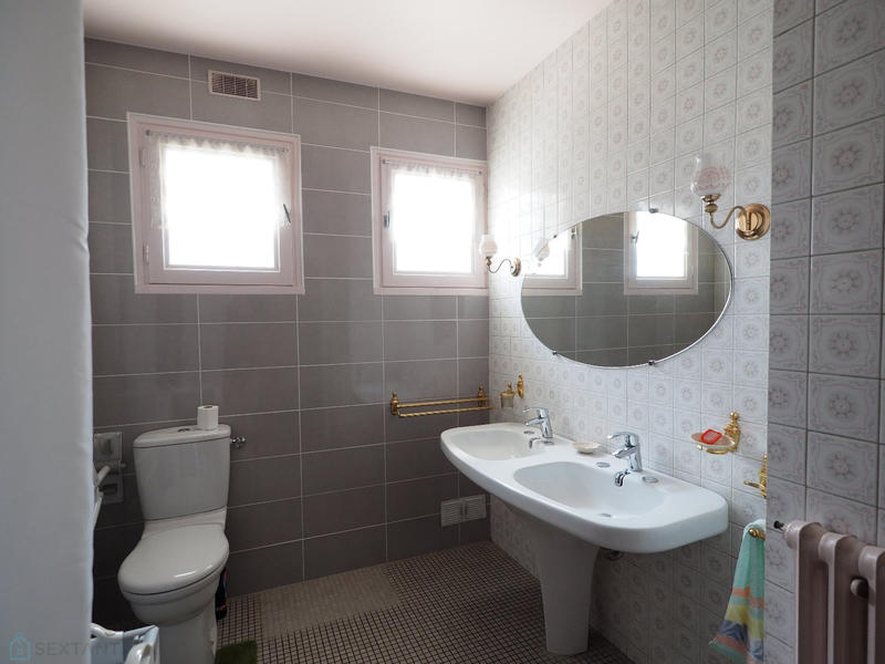 Maison - 171 m² - 7 pièces