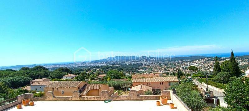 Villa - 276 m² - 11 pièces