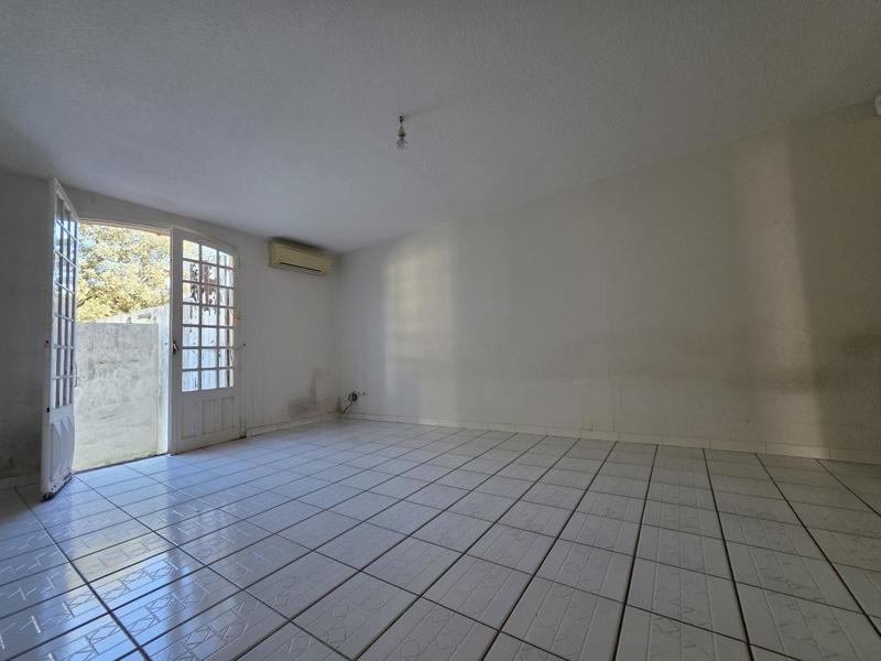 Maison - 239 m² - 8 pièces